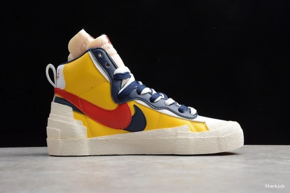VARSITY MID SACAI BV0072-700 BLAZER MAIZE X NIKE 0219